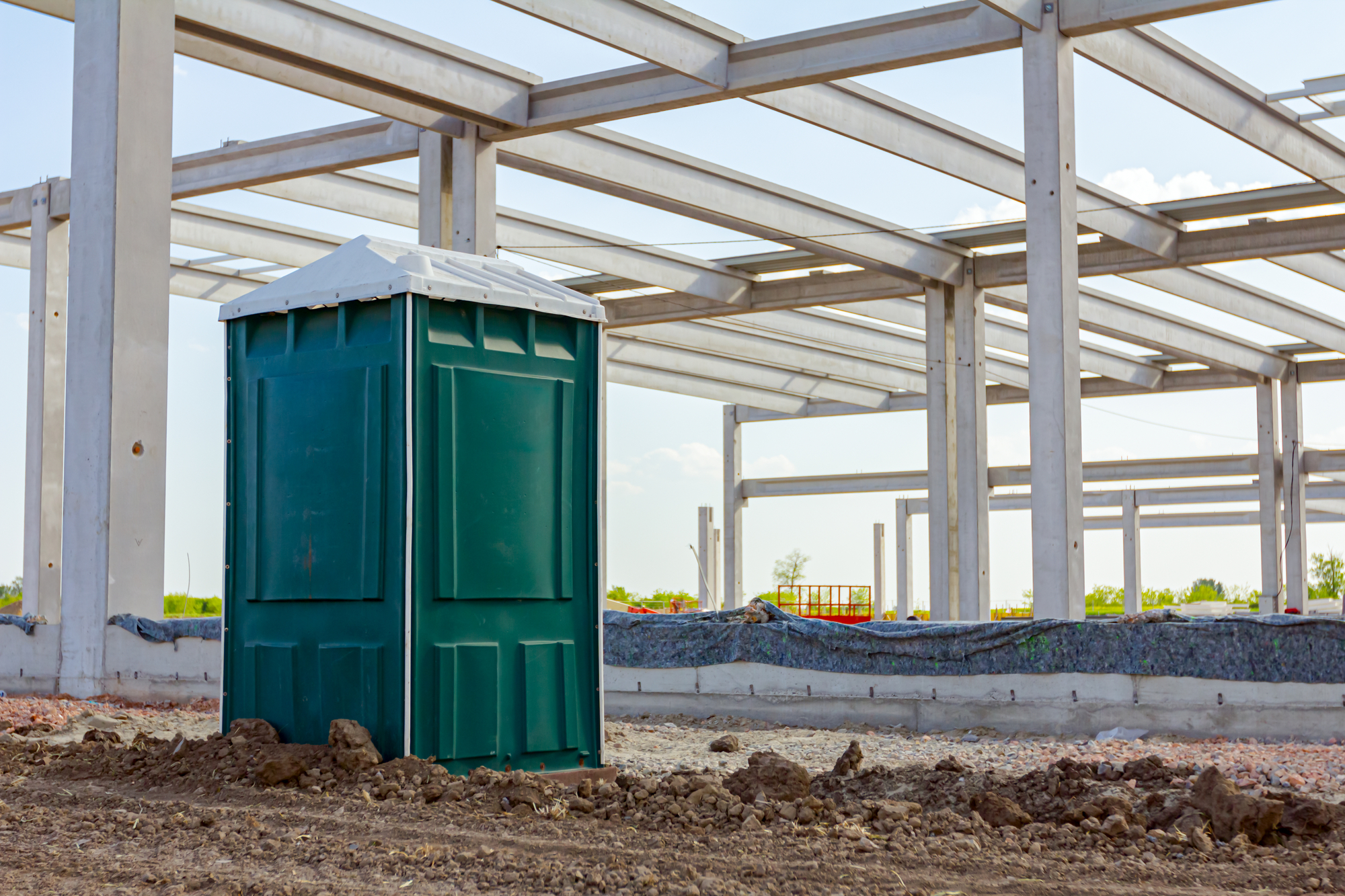 Combien de toilettes mobiles faut-il louer pour un chantier de  construction?